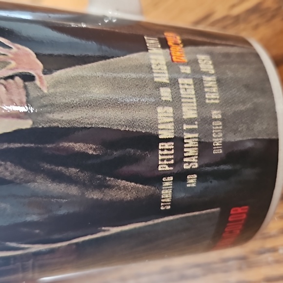 Mulberry The Terror Of Dracula "Bite At First Love" Cermaic Mug - Picture 4 of 6